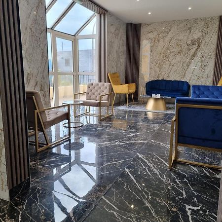 Hotel Restaurant Le Relais - Pau Nord Lons المظهر الخارجي الصورة