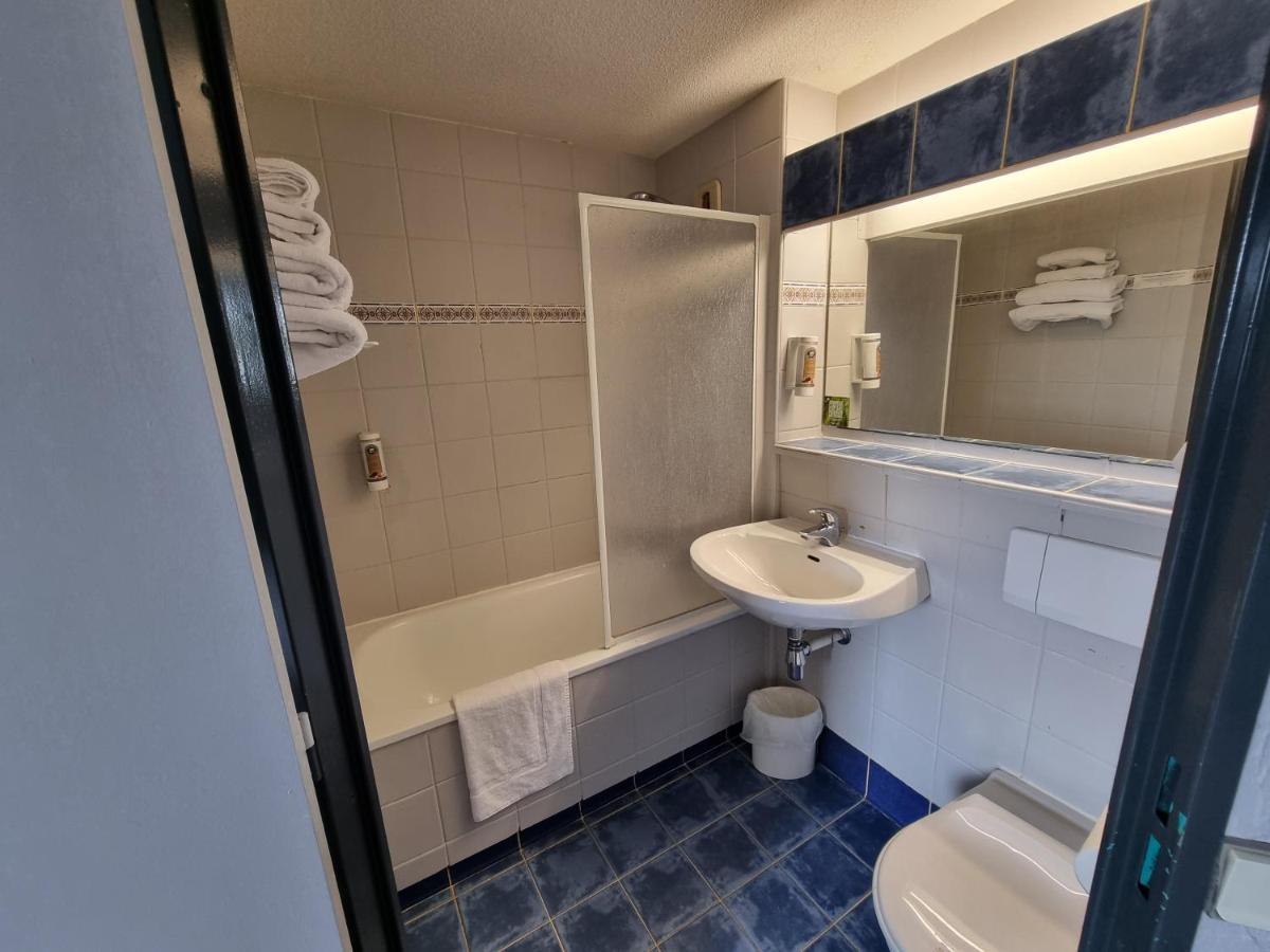 Hotel Restaurant Le Relais - Pau Nord Lons المظهر الخارجي الصورة