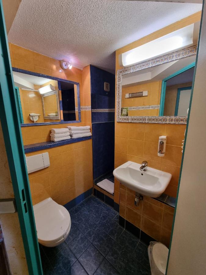 Hotel Restaurant Le Relais - Pau Nord Lons المظهر الخارجي الصورة